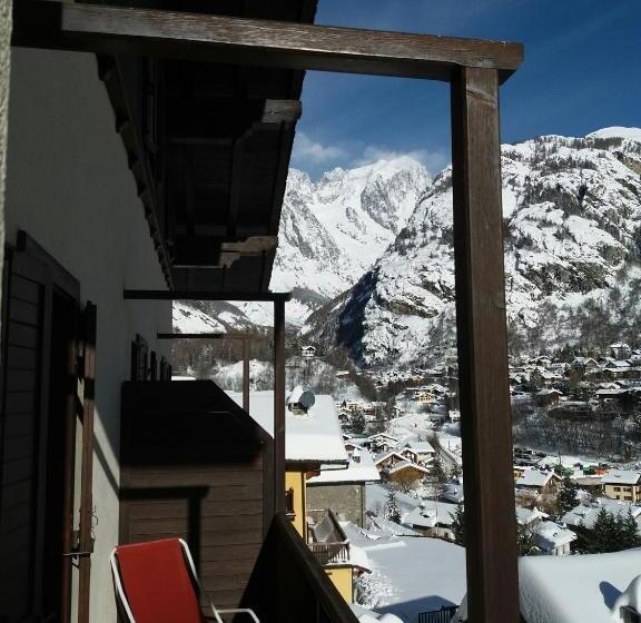 스탠다드 발코니 룸, Ottoz Meublé