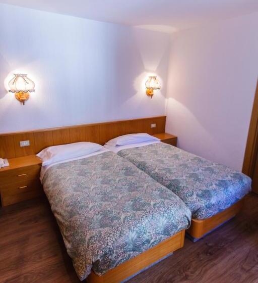 이코노미 룸, Ottoz Meublé