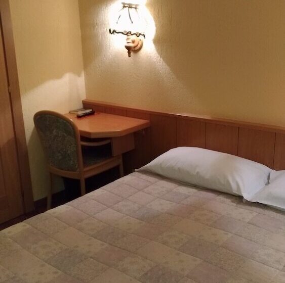 이코노미 룸, Ottoz Meublé