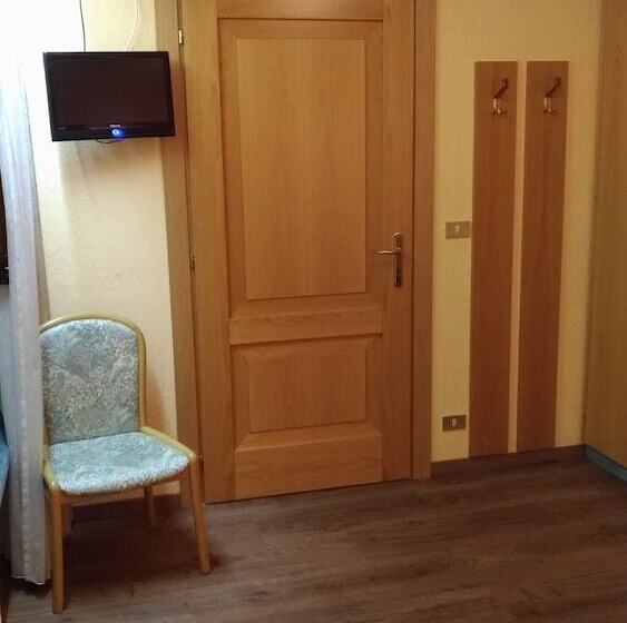 이코노미 룸, Ottoz Meublé