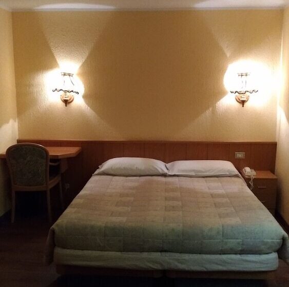 이코노미 룸, Ottoz Meublé