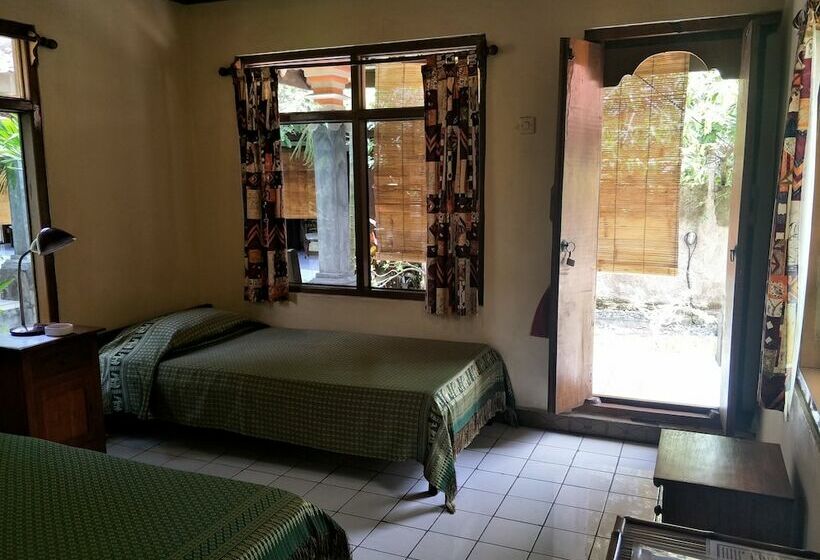 בקתה, Temple Cafe & Seaside Cottages