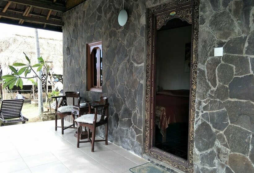 בקתה, Temple Cafe & Seaside Cottages