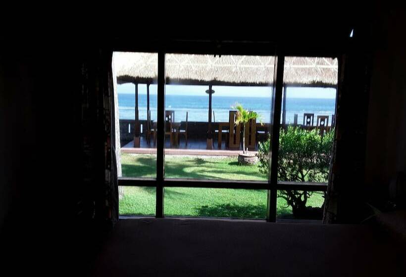 בקתה, Temple Cafe & Seaside Cottages