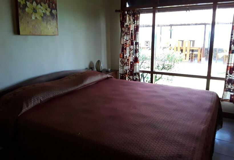 בקתה, Temple Cafe & Seaside Cottages