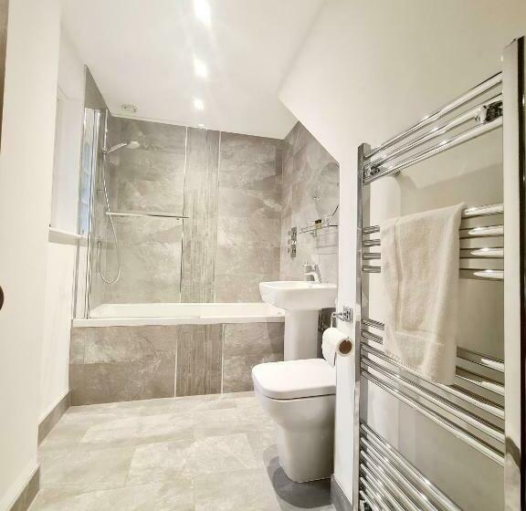 غرفة ديلوكس عائلية, The Harvard Inn