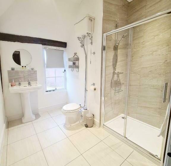 חדר דלוקס, The Harvard Inn