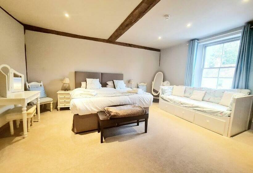 غرفة ديلوكس عائلية, The Harvard Inn