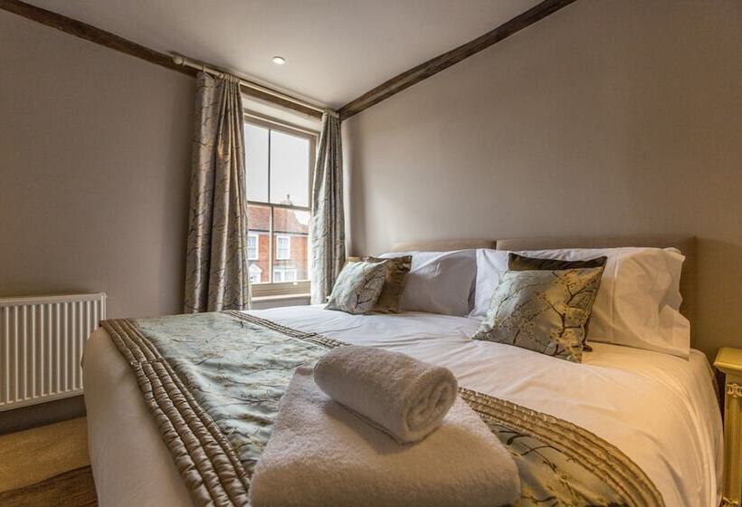 חדר דלוקס, The Harvard Inn