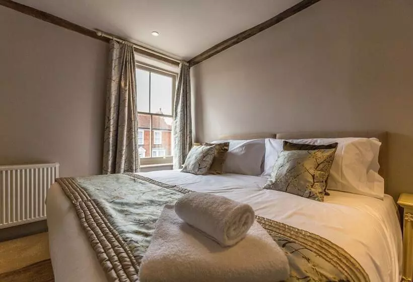デラックスルーム, The Harvard Inn