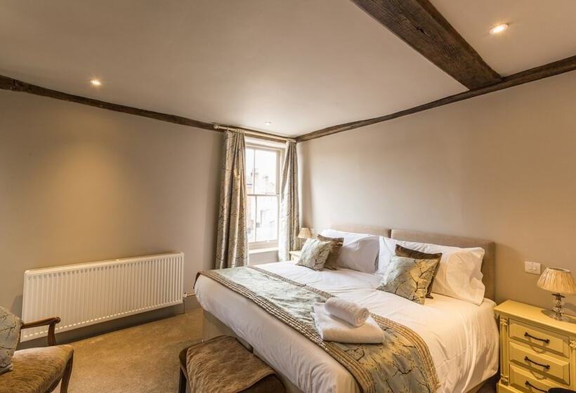 חדר דלוקס, The Harvard Inn