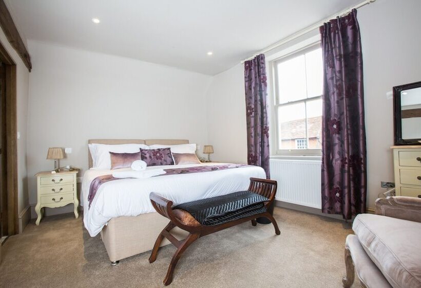 חדר סטנדרט, The Harvard Inn