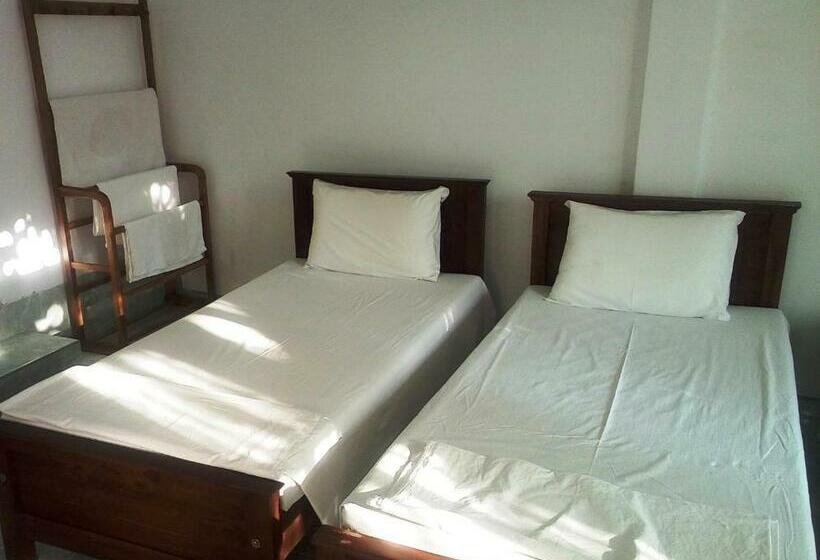 스탠다드 트리플 발코니 룸, White Villa