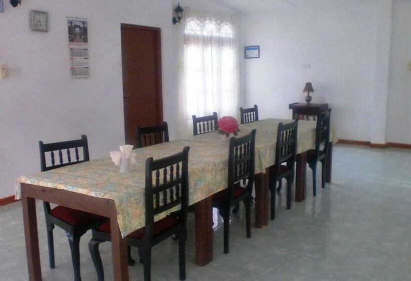 Трехместный Номер Стандарт с Балконом, White Villa