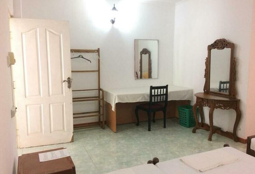 Трехместный Номер Стандарт с Балконом, White Villa