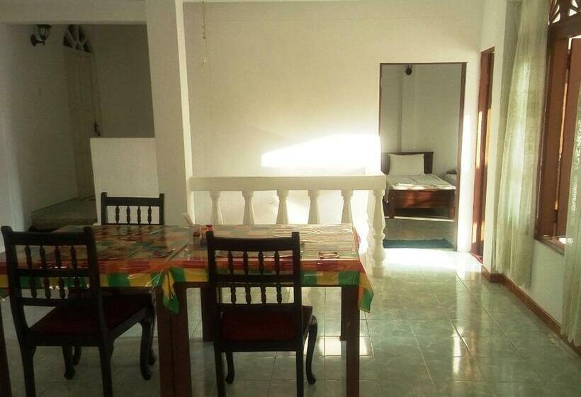 스탠다드 트리플 발코니 룸, White Villa