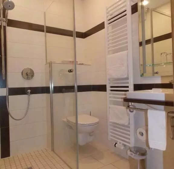 اتاق استاندارد یک تخته با بالکن, Landhotel Fasanenhof