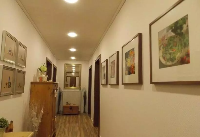 اتاق استاندارد یک نفره, Landhotel Fasanenhof