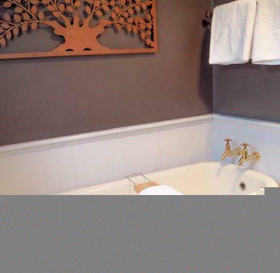 اتاق عادی, The Gables B&b