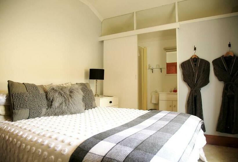 기본룸, The Gables B&b