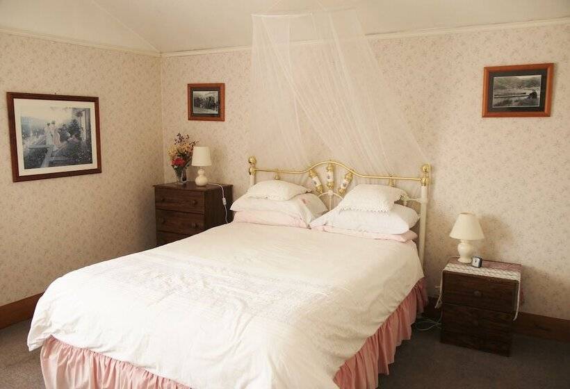 스탠다드 룸, The Gables B&b