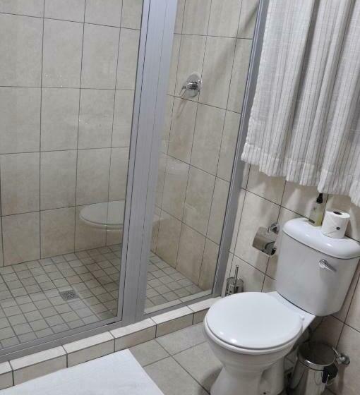 Quarto Estandar, Woodpecker S Inn Guest House