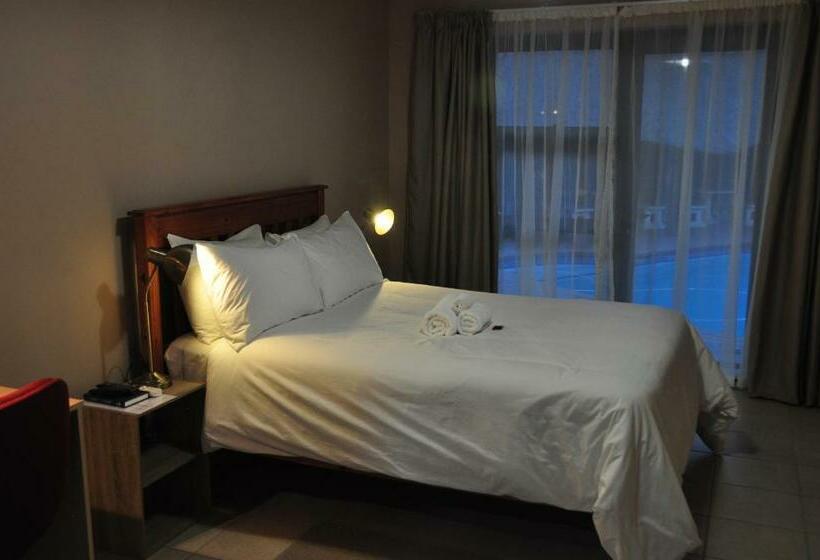 Quarto Estandar, Woodpecker S Inn Guest House