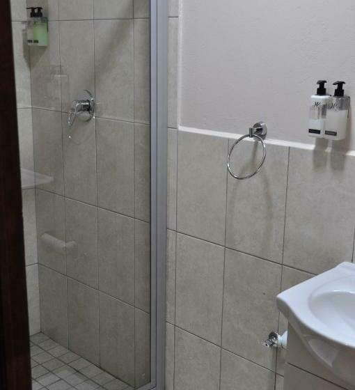 Номер Стандарт, Woodpecker S Inn Guest House