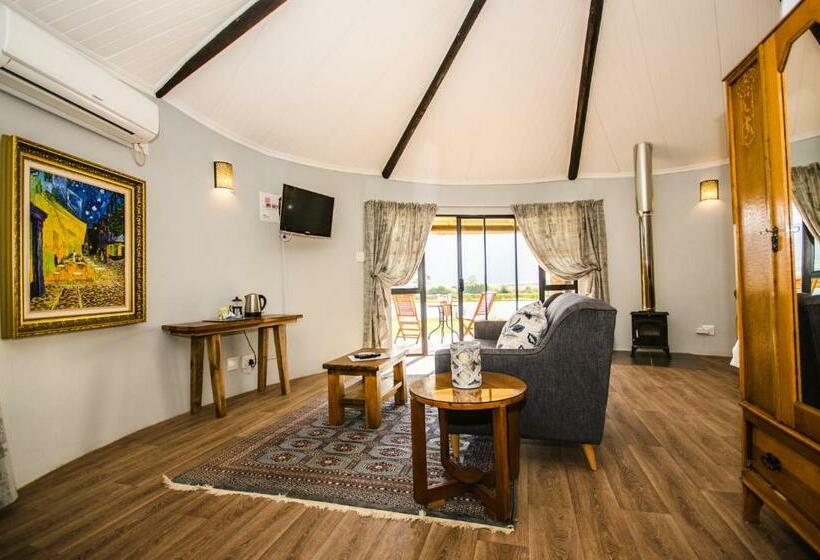 סטודיו דלוקס, Reflections Guest Farm