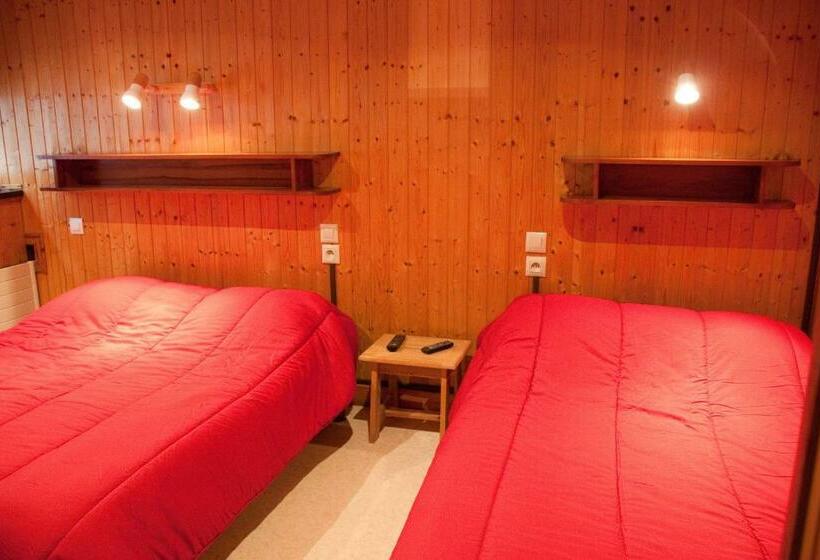 غرفة قياسية رباعية, Hébergement Artense