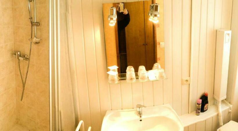 غرفة قياسية رباعية, Hébergement Artense