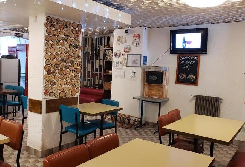 غرفة قياسية حمام مشترك, Hébergement Artense