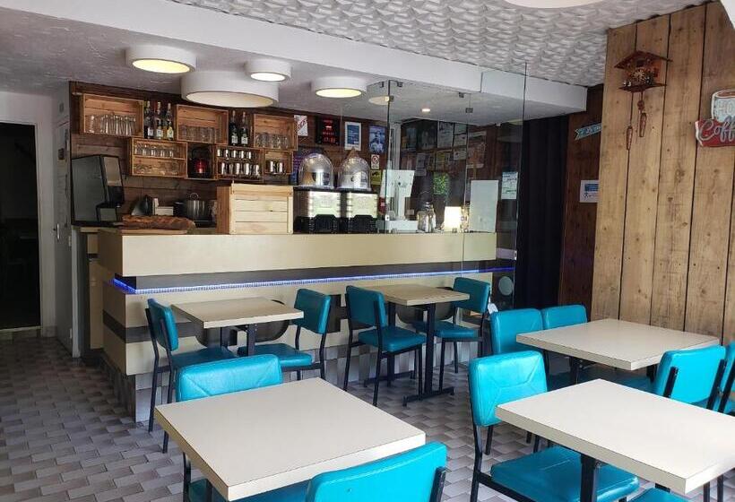 غرفة قياسية حمام مشترك, Hébergement Artense