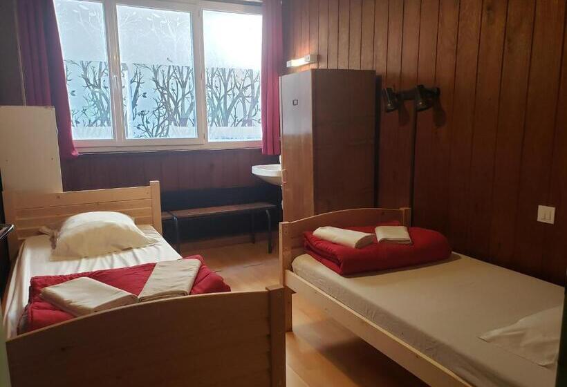 غرفة قياسية حمام مشترك, Hébergement Artense