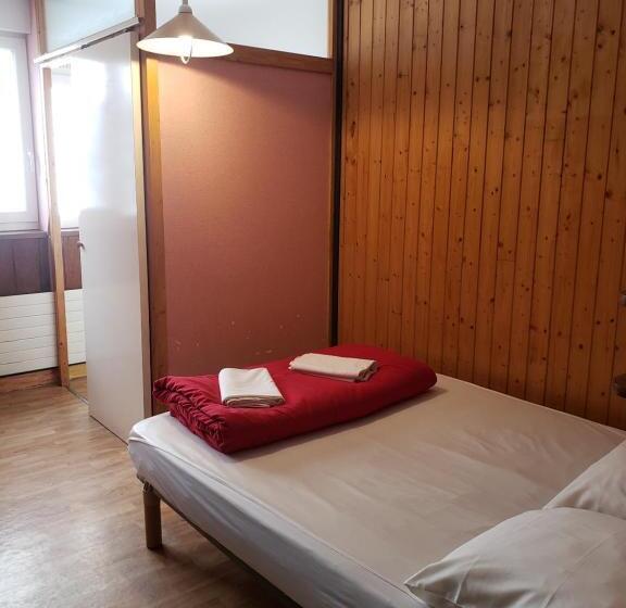 غرفة عائلية, Hébergement Artense