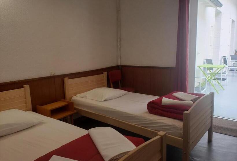 غرفة قياسية حمام مشترك, Hébergement Artense