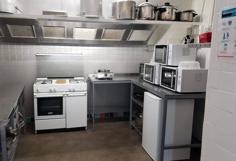 Номер Стандарт, Hébergement Artense