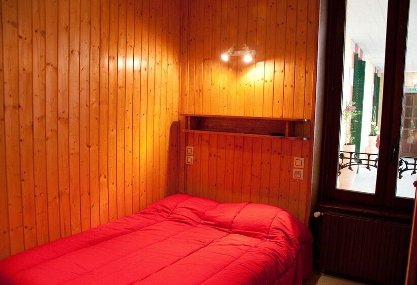 غرفة قياسية, Hébergement Artense