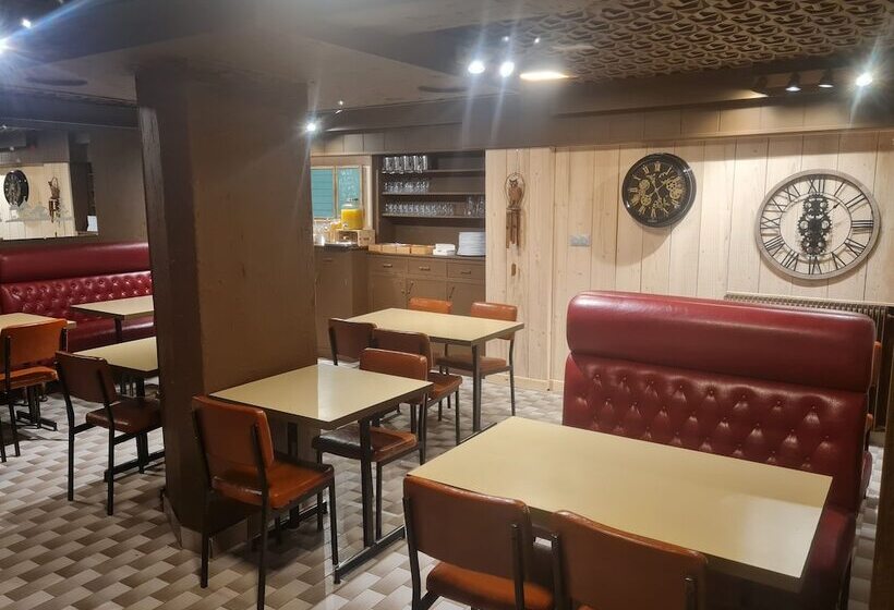 غرفة قياسية رباعية, Hébergement Artense