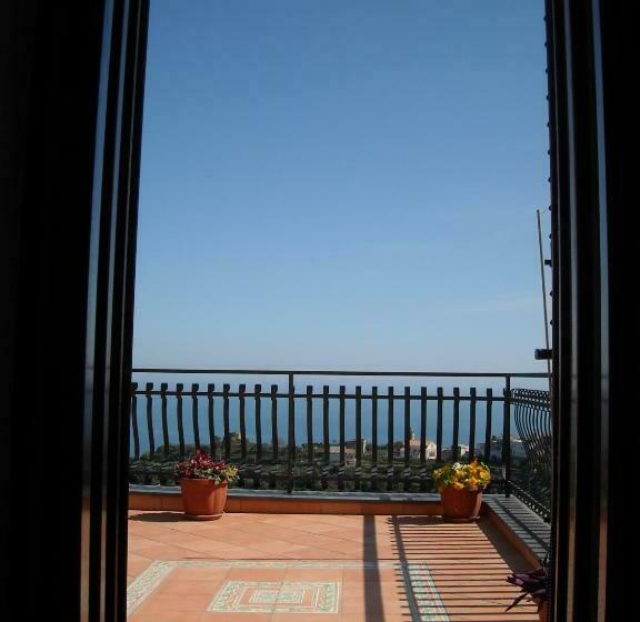 Номер Стандарт с Террасой, Il Rifugio Del Poeta