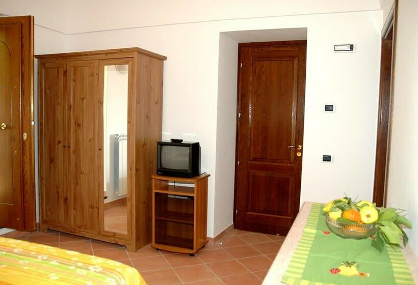 スタンダードルーム, Il Rifugio Del Poeta