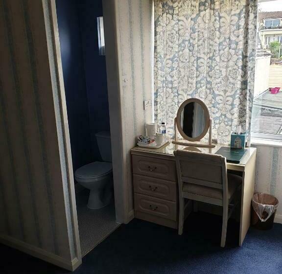 标准单人间, The Sands