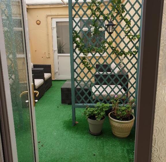 标准间带露台, The Sands