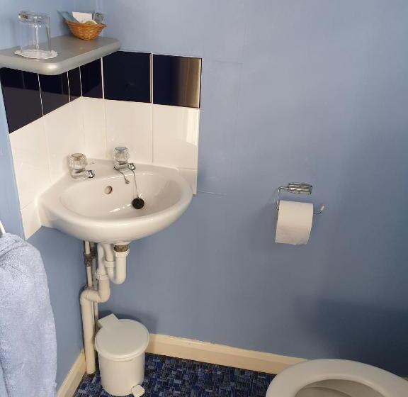 标准单人间, The Sands