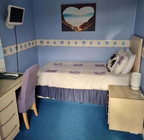 标准单人间, The Sands