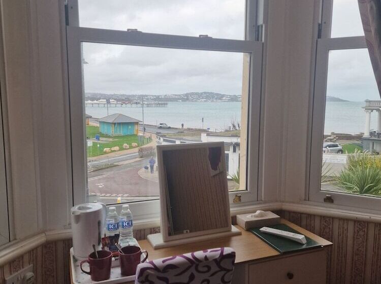 豪华海景房, The Sands