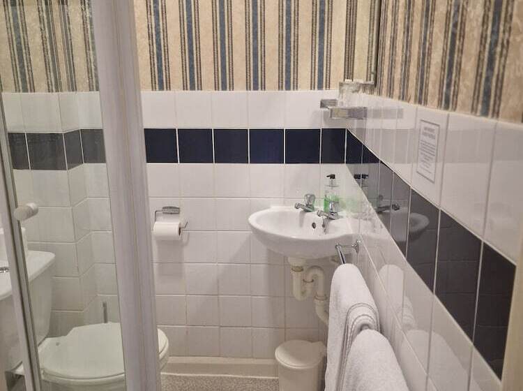 豪华海景房, The Sands