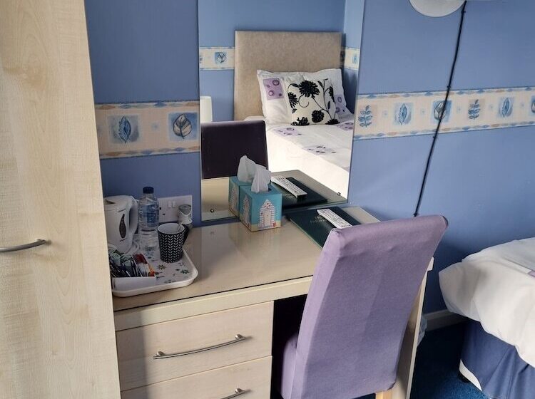 标准单人间, The Sands