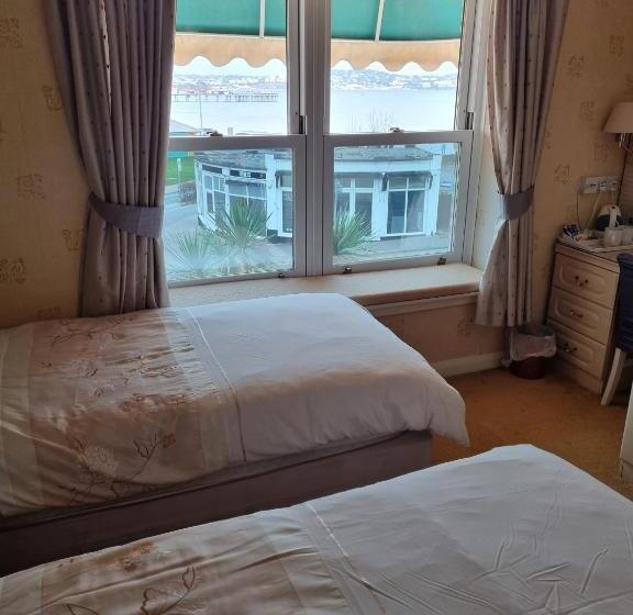 豪华海景房, The Sands