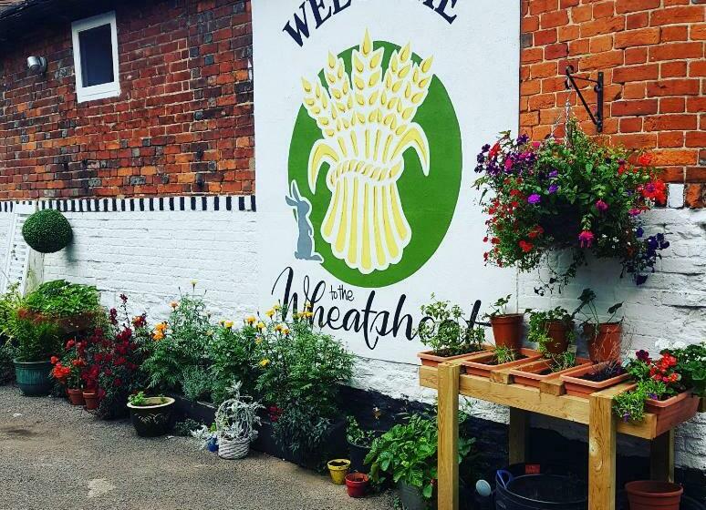 기본룸, The Wheatsheaf